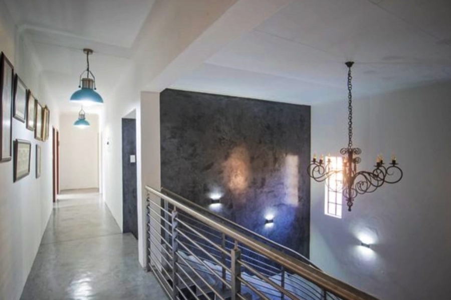 5 Bedroom Property for Sale in Safari Gardens North West